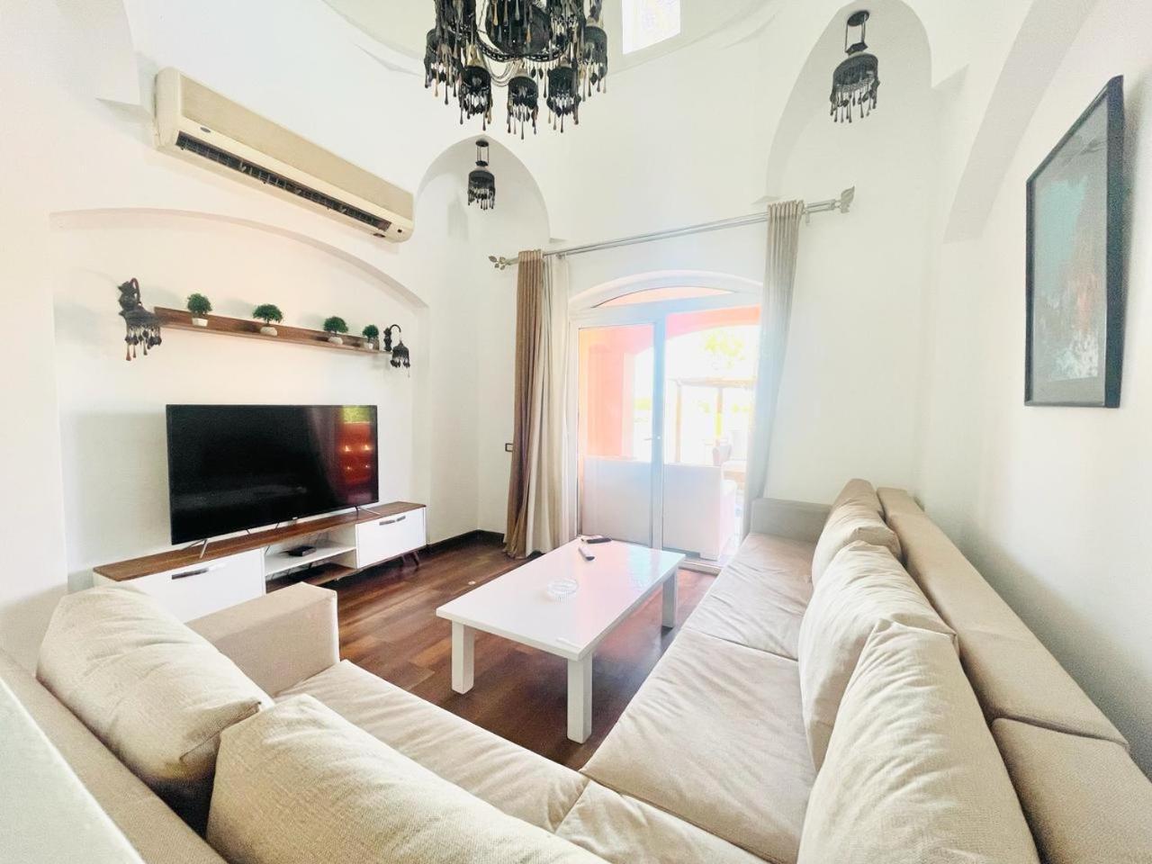 5 Bedroom With Private Pool West Golf Elgouna Vilă Hurghada