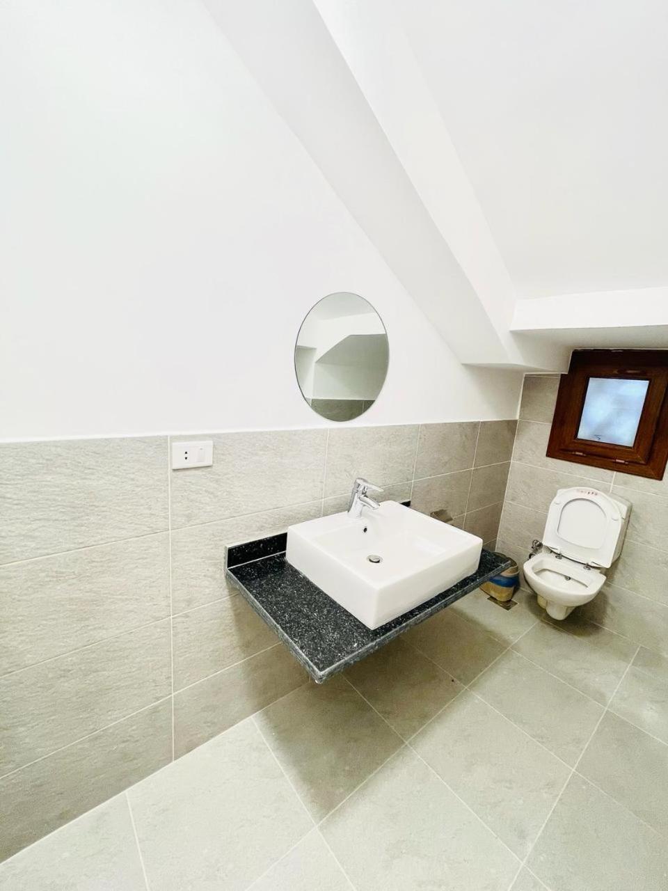5 Bedroom With Private Pool West Golf Elgouna Vilă